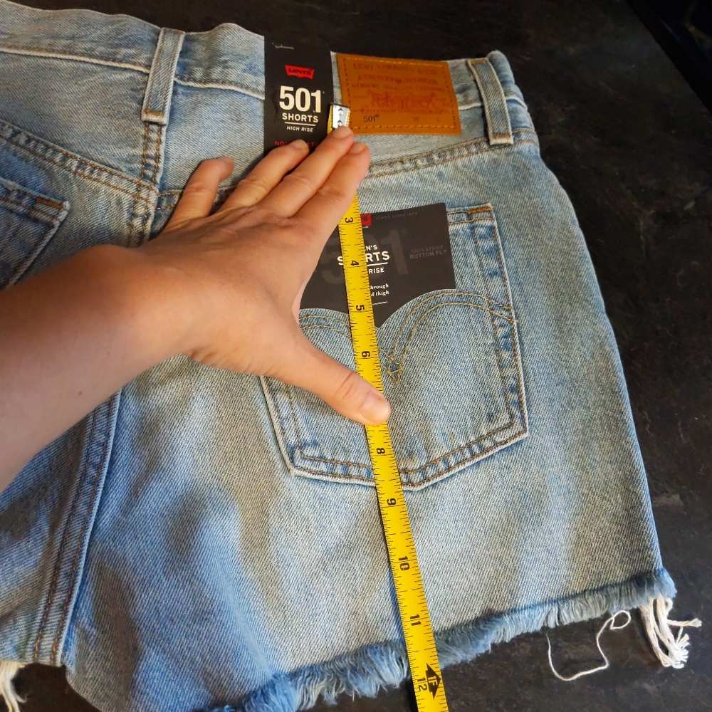 LEVI'S HIGH RISE NON STRETCH SHORTS JEAN WITH RHINESTONES,SIZE 29,NEW - Picture 15 of 15